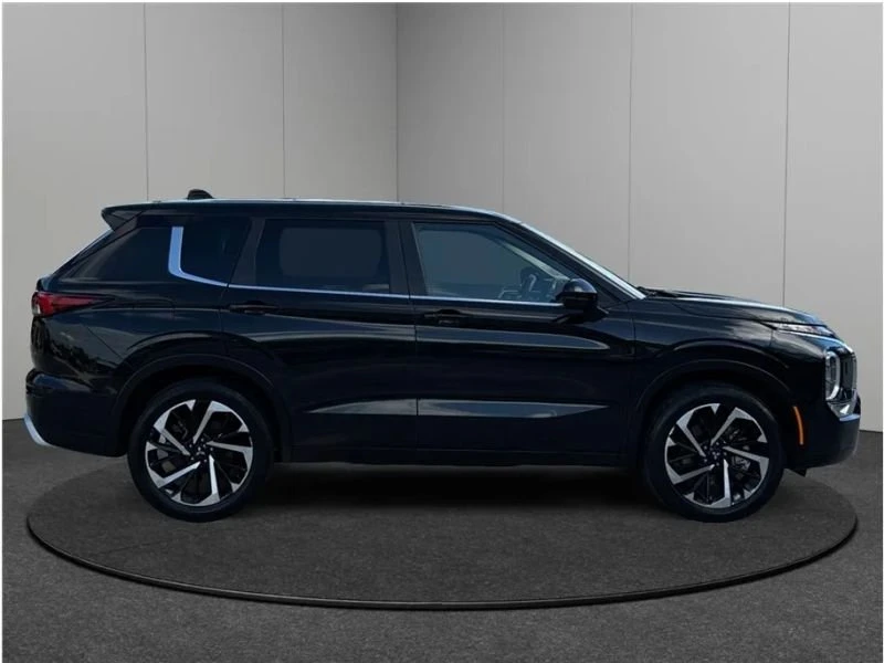 2022 Mitsubishi Outlander - Image 10 of 20