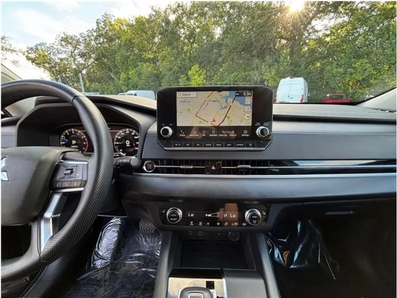2022 Mitsubishi Outlander - Image 11 of 20