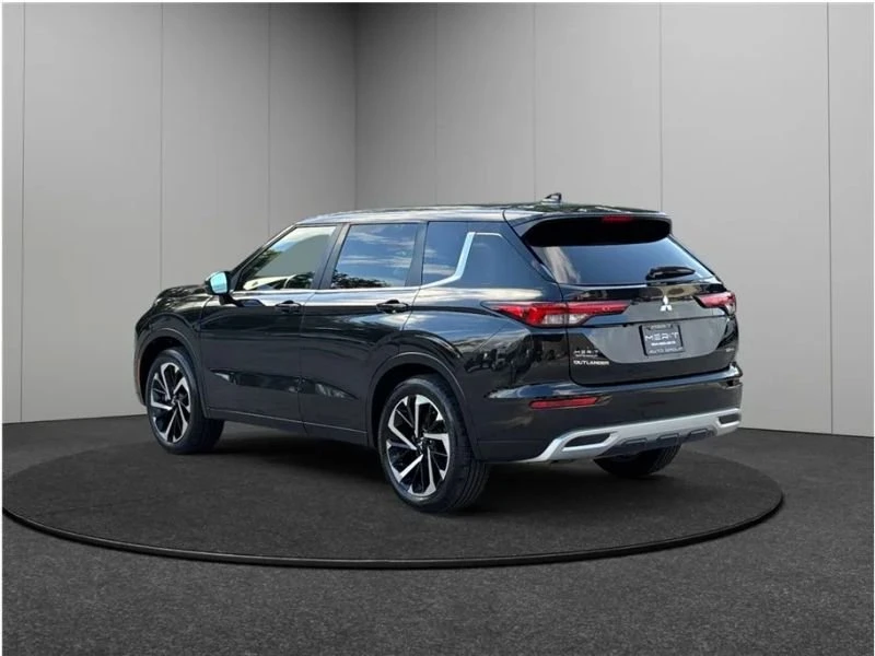 2022 Mitsubishi Outlander - Image 7 of 20