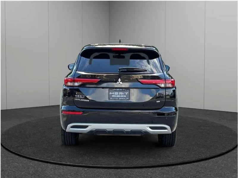 2022 Mitsubishi Outlander - Image 8 of 20