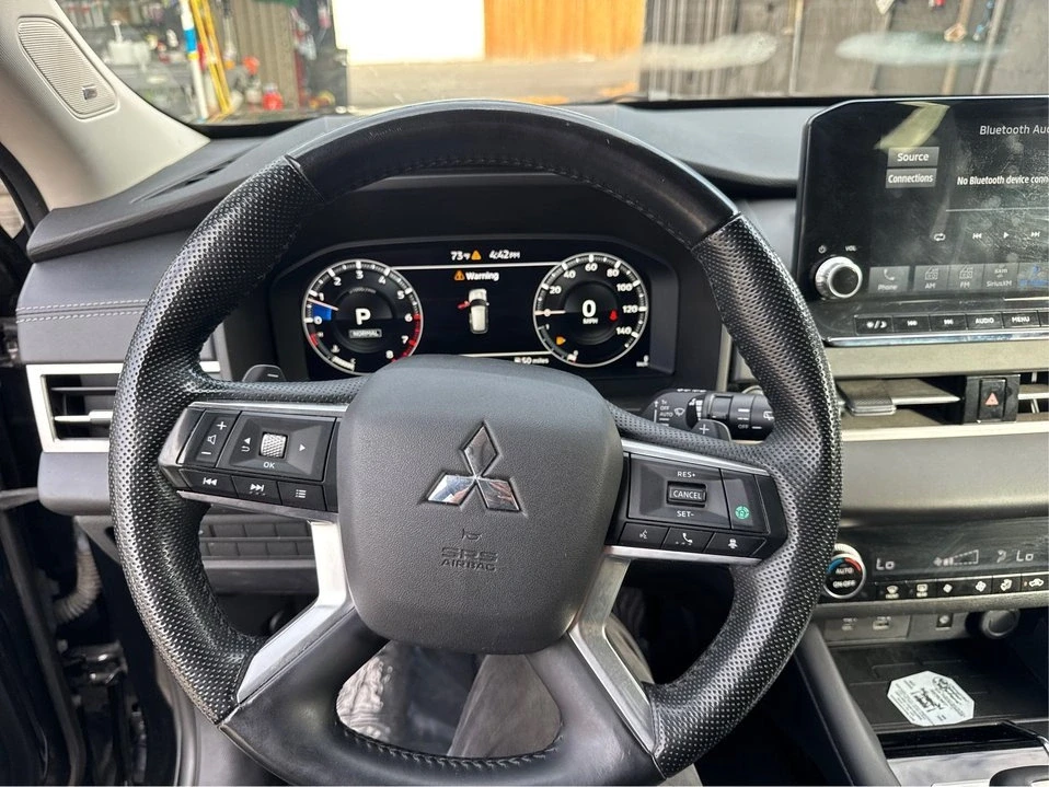 2022 Mitsubishi Outlander - Image 16 of 19