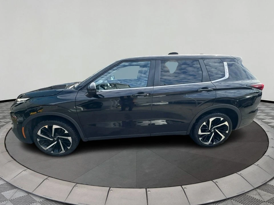 2022 Mitsubishi Outlander - Image 8 of 19