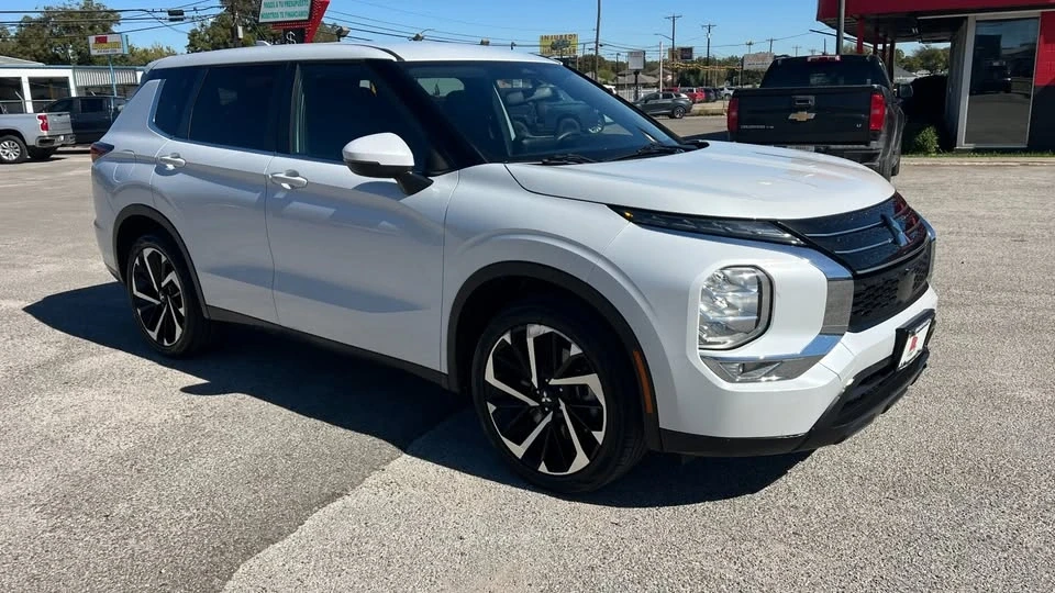 2022 Mitsubishi Outlander - Image 6 of 7