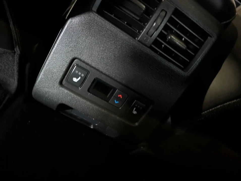 2022 Mitsubishi Outlander - Image 8 of 9