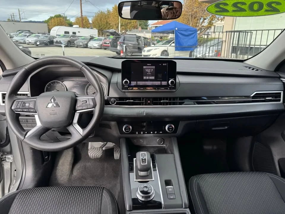 2022 Mitsubishi Outlander - Image 6 of 7