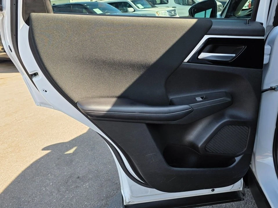2022 Mitsubishi Outlander - Image 7 of 11