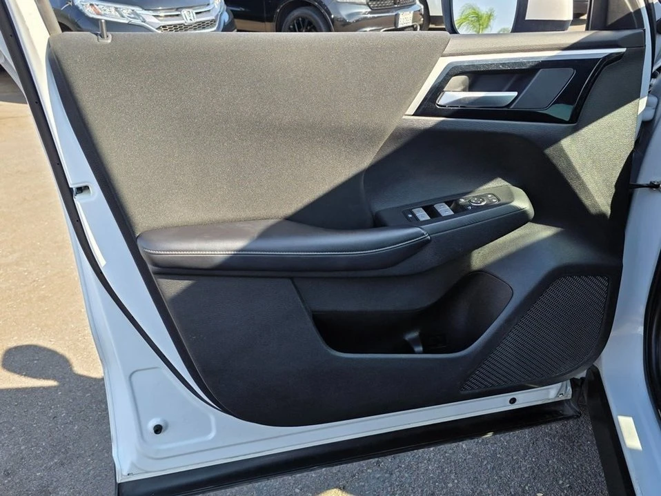 2022 Mitsubishi Outlander - Image 8 of 11