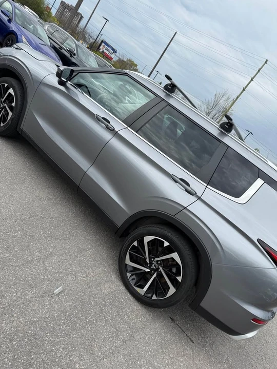 2022 Mitsubishi Outlander - Image 3 of 6