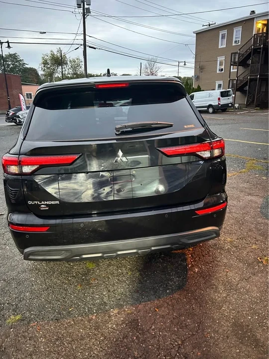2022 Mitsubishi Outlander - Image 11 of 11