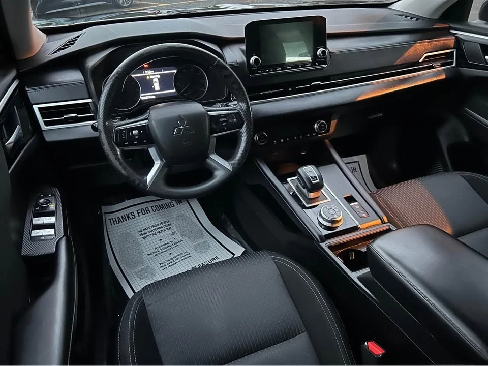 2022 Mitsubishi Outlander - Image 6 of 11