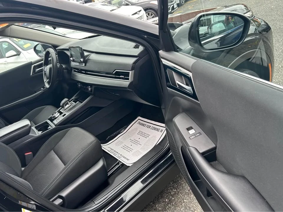 2022 Mitsubishi Outlander - Image 13 of 16