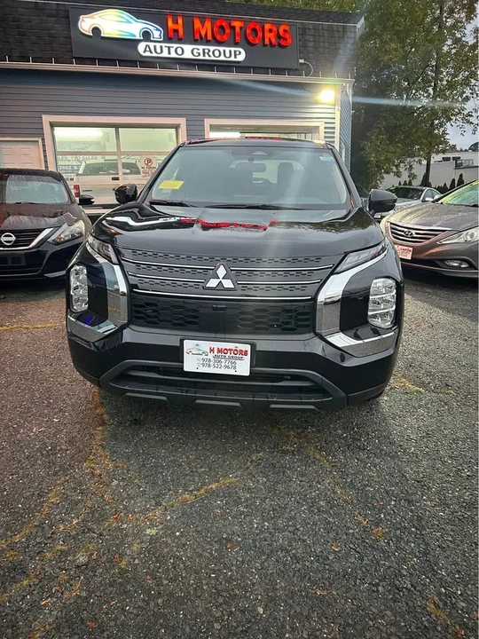 2022 Mitsubishi Outlander - Image 4 of 16
