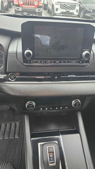 2022 Mitsubishi Outlander - Image 10 of 12