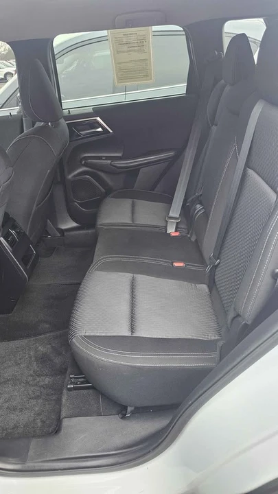 2022 Mitsubishi Outlander - Image 5 of 12