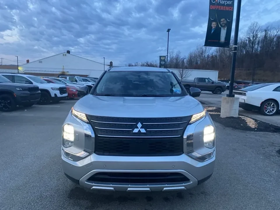 2022 Mitsubishi Outlander - Image 6 of 13