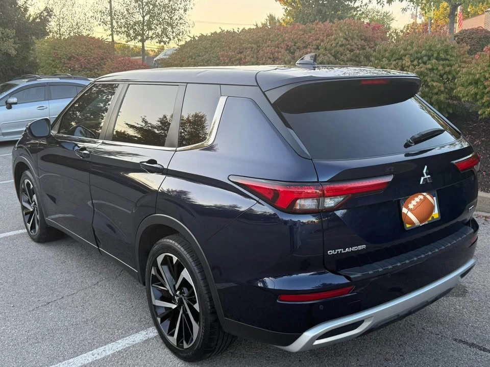 2022 Mitsubishi Outlander - Image 7 of 15