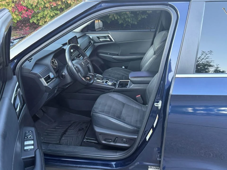 2022 Mitsubishi Outlander - Image 13 of 15