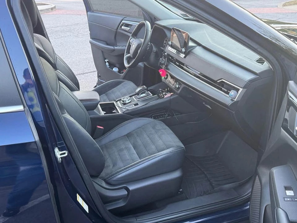 2022 Mitsubishi Outlander - Image 11 of 15