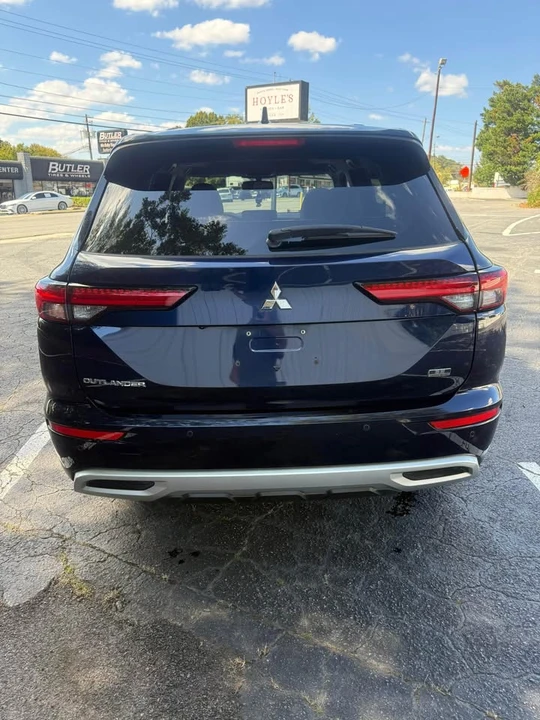 2022 Mitsubishi Outlander - Image 5 of 16