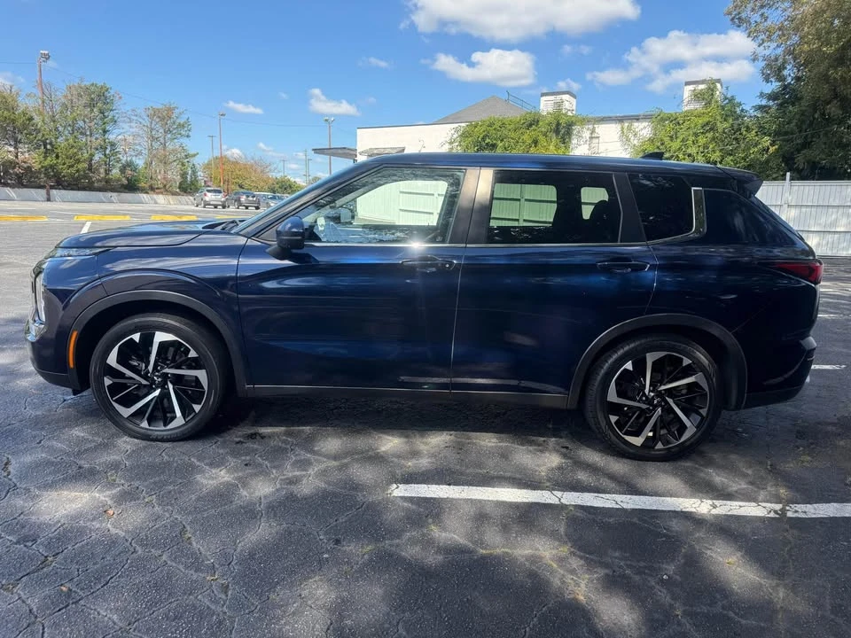 2022 Mitsubishi Outlander - Image 6 of 16