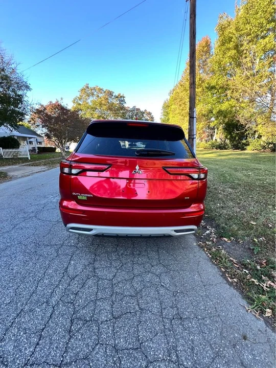 2022 Mitsubishi Outlander - Image 3 of 11