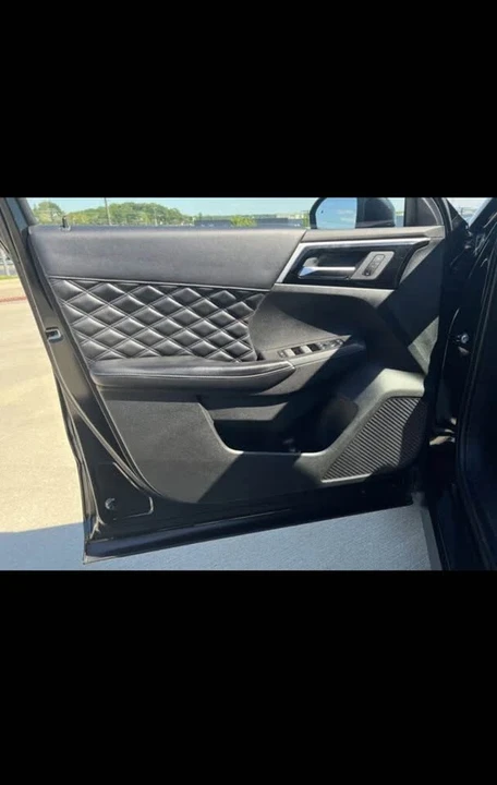 2022 Mitsubishi Outlander - Image 3 of 3