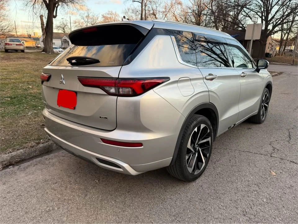 2022 Mitsubishi Outlander - Image 6 of 20