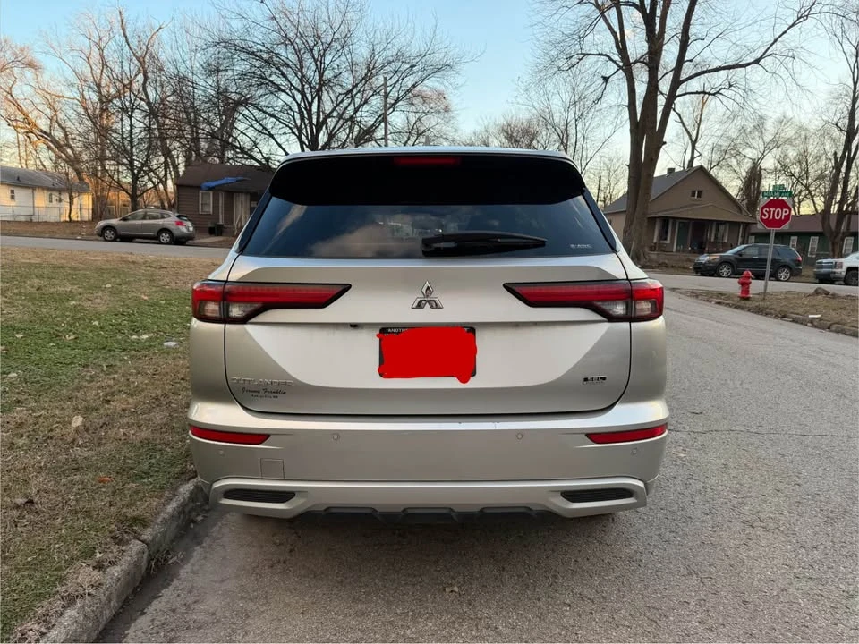 2022 Mitsubishi Outlander - Image 5 of 20