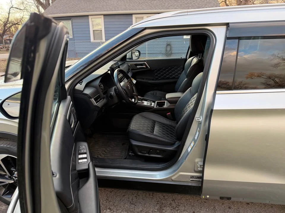 2022 Mitsubishi Outlander - Image 10 of 20