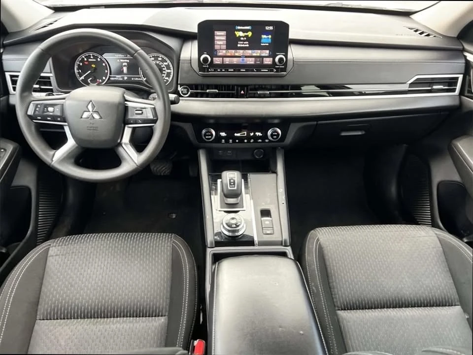 2022 Mitsubishi Outlander - Image 3 of 18