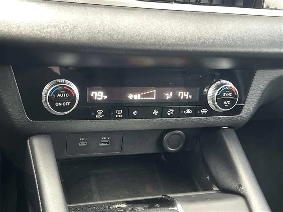 2022 Mitsubishi Outlander - Image 17 of 18