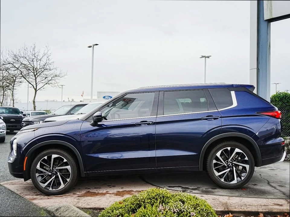 2022 Mitsubishi Outlander - Image 9 of 20