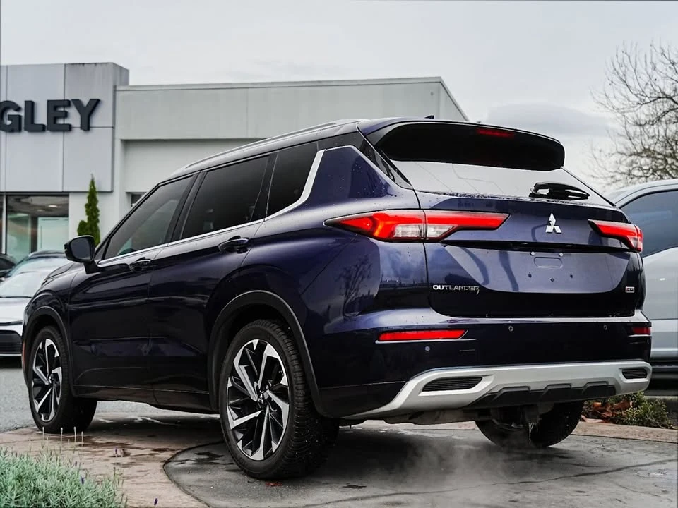 2022 Mitsubishi Outlander - Image 8 of 20