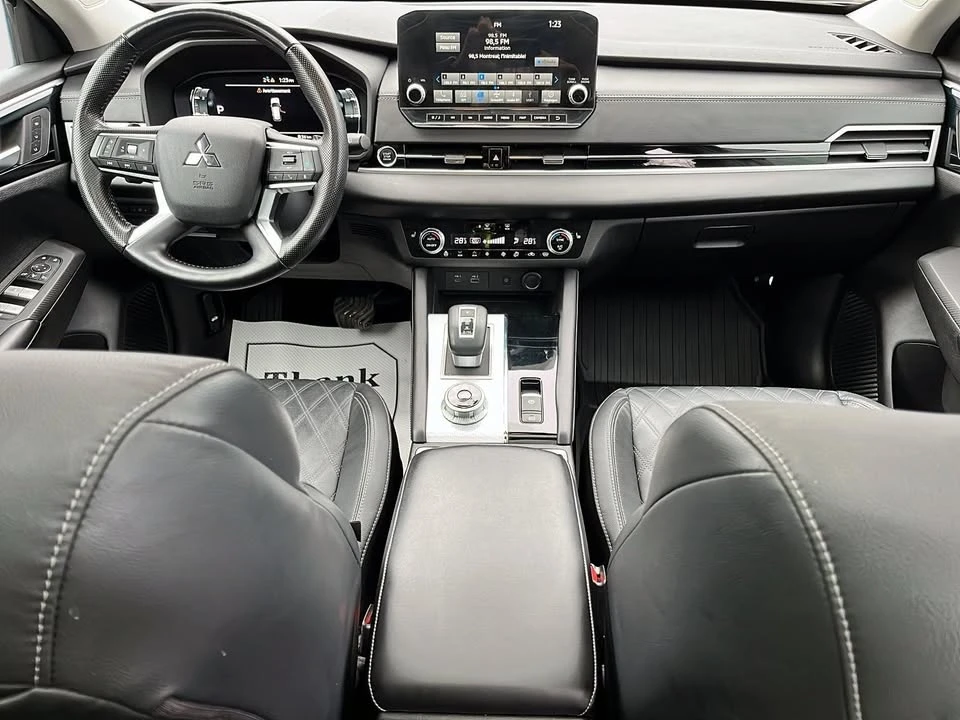 2022 Mitsubishi Outlander - Image 15 of 17