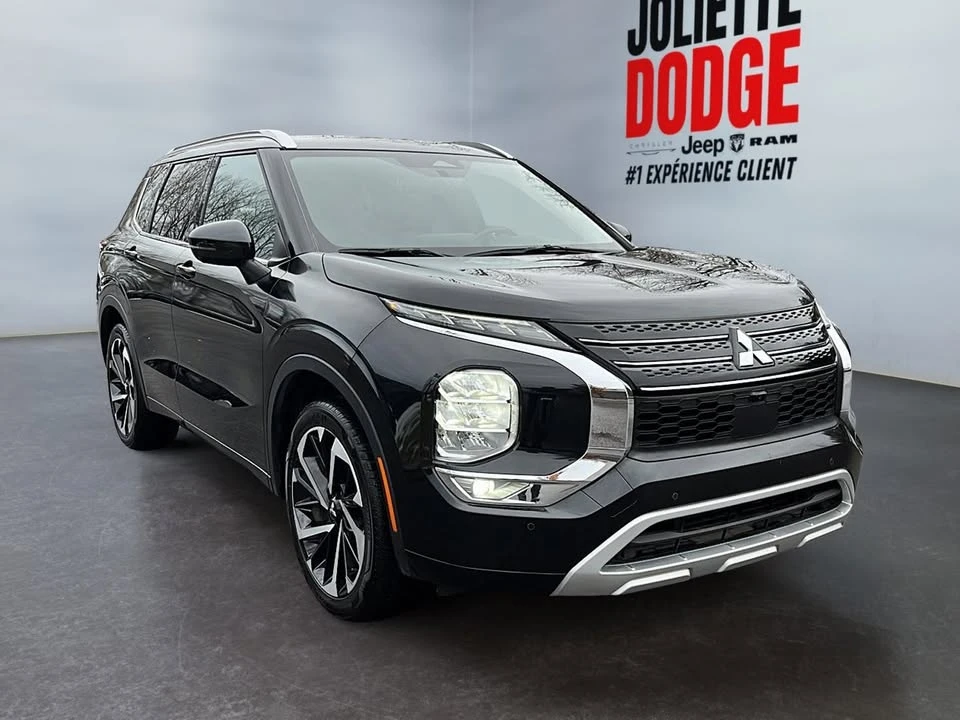2022 Mitsubishi Outlander - Image 10 of 17