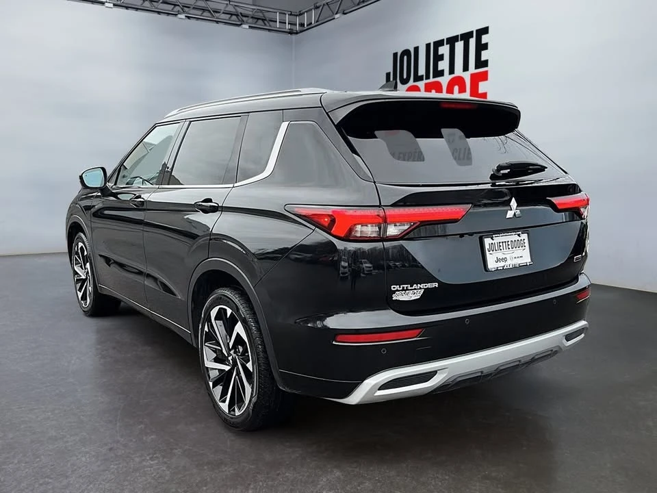 2022 Mitsubishi Outlander - Image 4 of 17