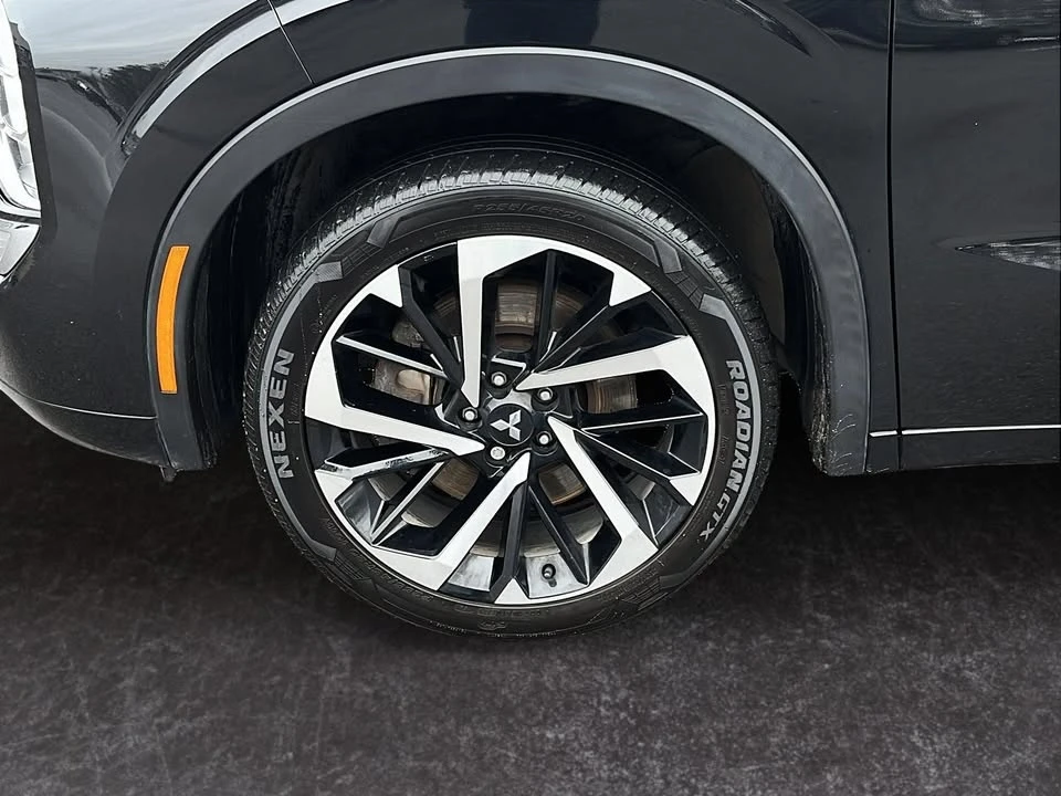 2022 Mitsubishi Outlander - Image 5 of 17