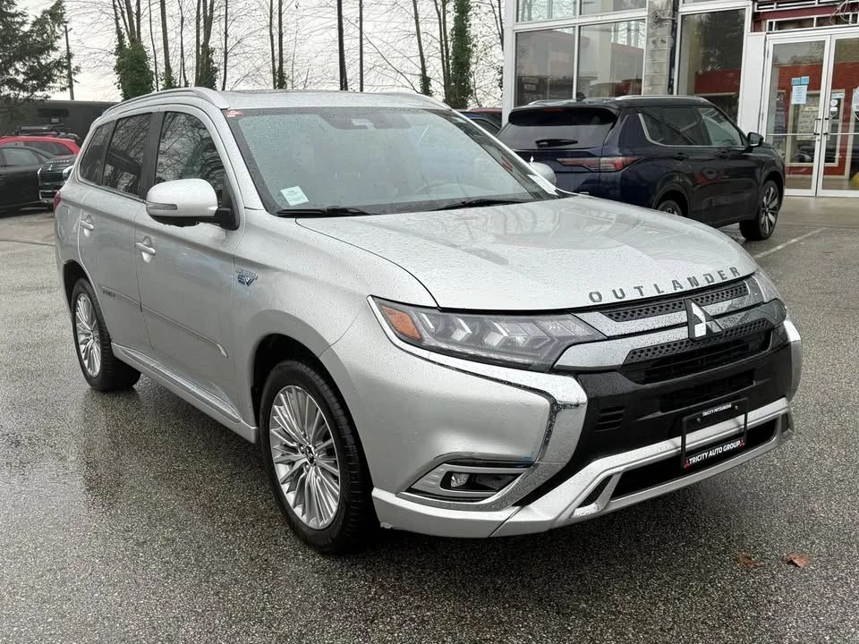2022 Mitsubishi Outlander - Image 3 of 20