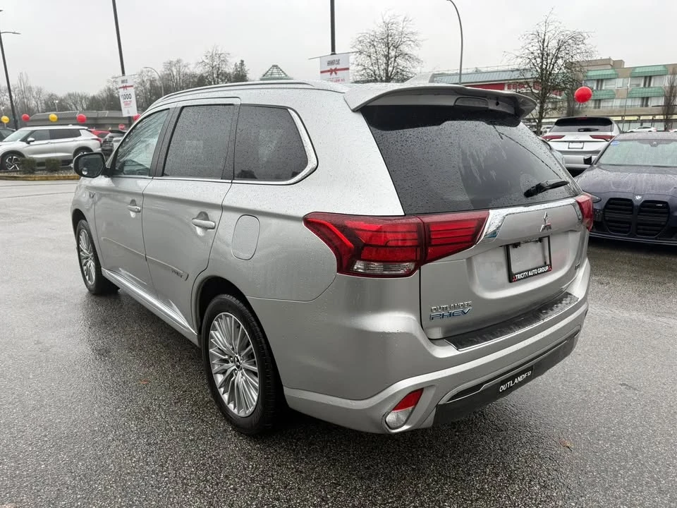 2022 Mitsubishi Outlander - Image 4 of 20