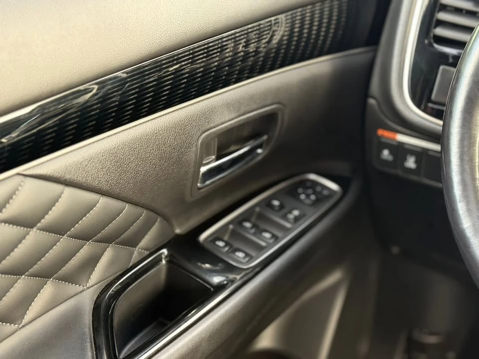 2022 Mitsubishi Outlander - Image 11 of 20