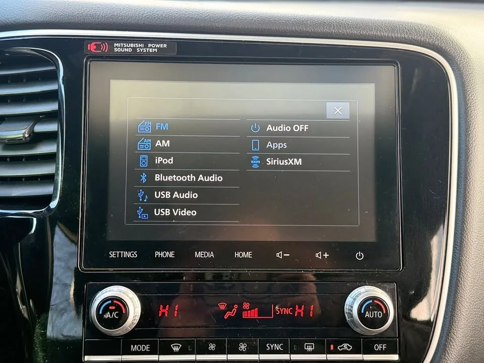 2022 Mitsubishi Outlander - Image 19 of 20