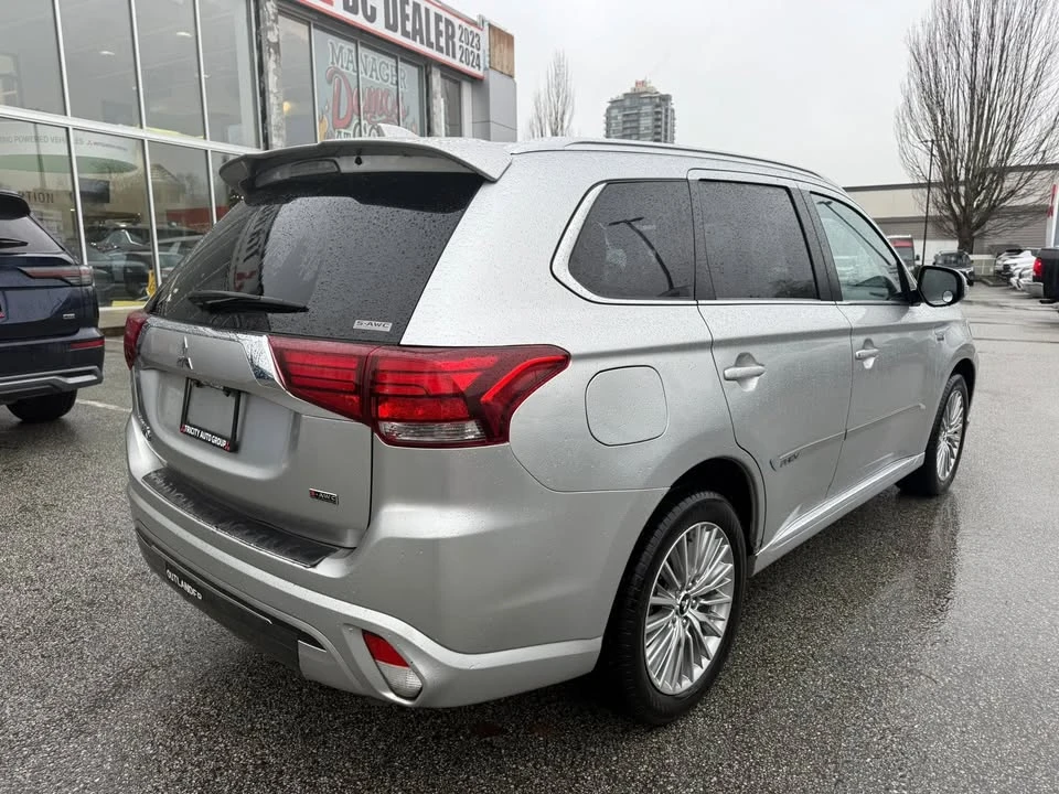 2022 Mitsubishi Outlander - Image 6 of 20