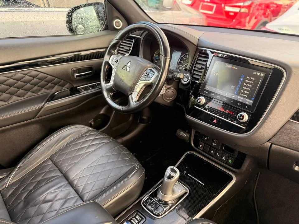 2022 Mitsubishi Outlander - Image 14 of 20