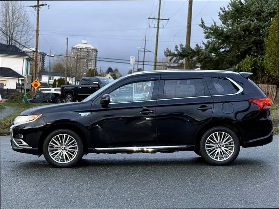 2022 Mitsubishi Outlander - Image 4 of 19