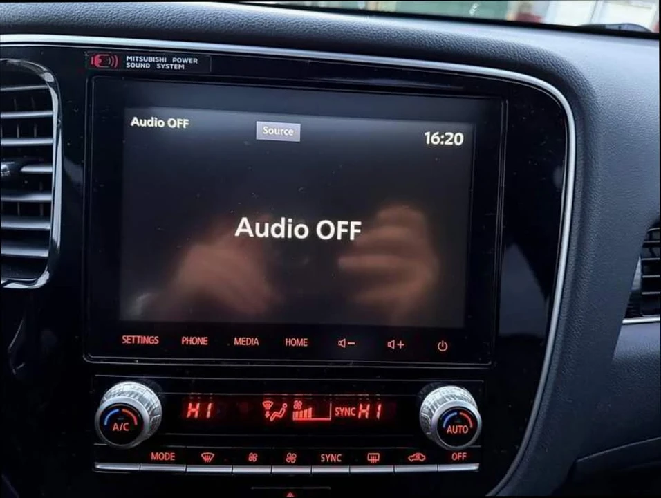 2022 Mitsubishi Outlander - Image 19 of 19