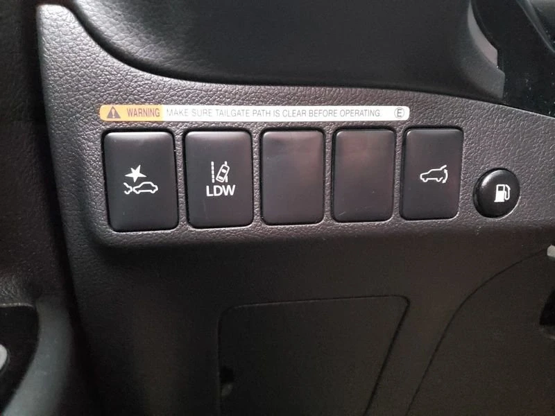 2022 Mitsubishi Outlander - Image 11 of 20
