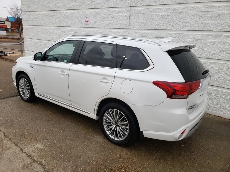 2022 Mitsubishi Outlander - Image 4 of 20