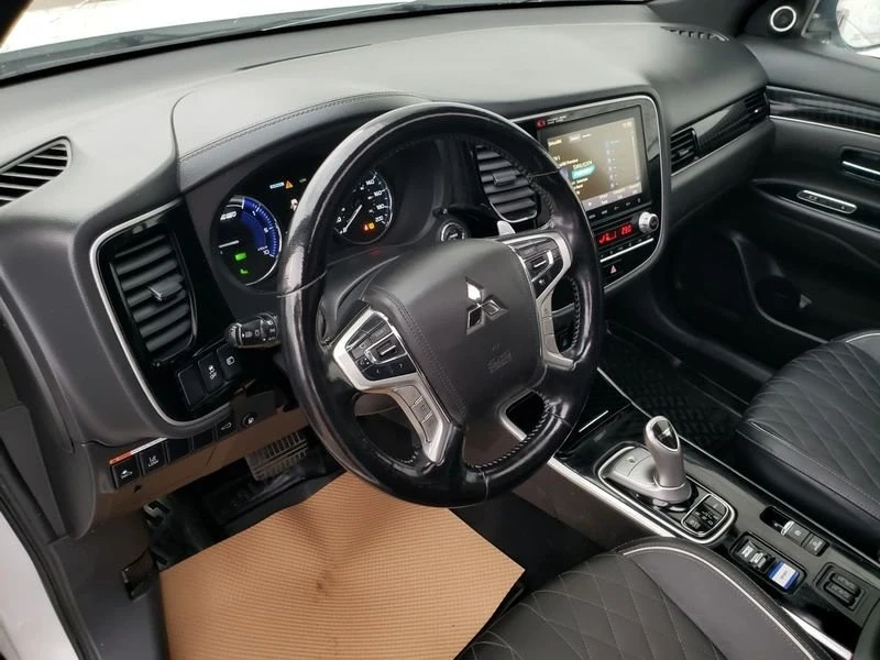 2022 Mitsubishi Outlander - Image 6 of 20