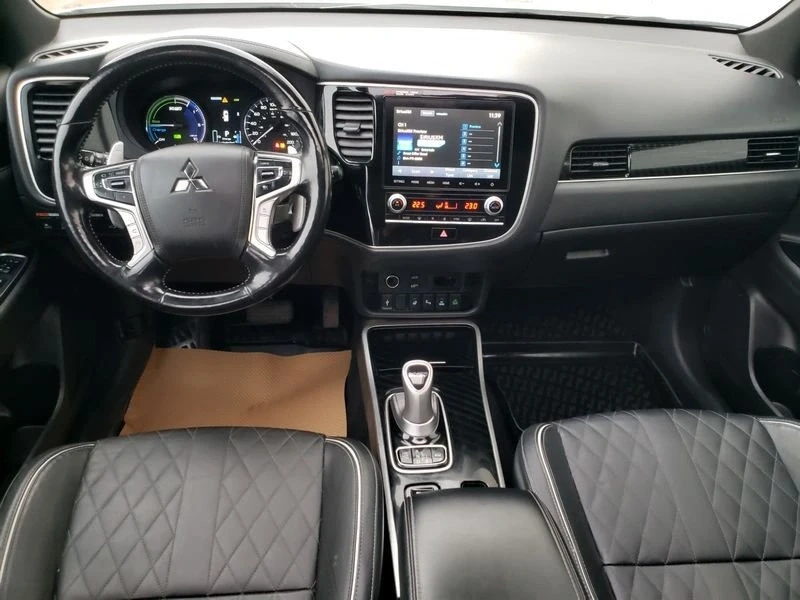 2022 Mitsubishi Outlander - Image 8 of 20
