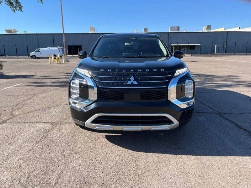 2022 Mitsubishi Outlander - Image 2 of 14